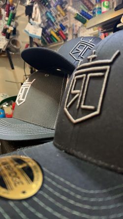 12 trucker caps with your logo/design mix and match
