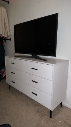Mid Century Modern Style 6 Drawer Dresser