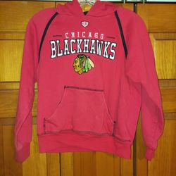 MENS MEDIUM CHICAGO BLACKHAWKS HOODIE SWEATSHIRT/PULLOVER FROM OLD TIME HOCKEY 