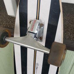 2 Skateboards Barfoot