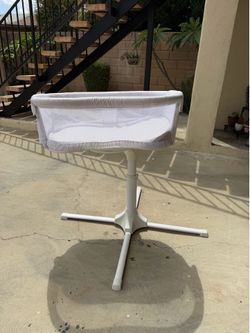Halo bassinet