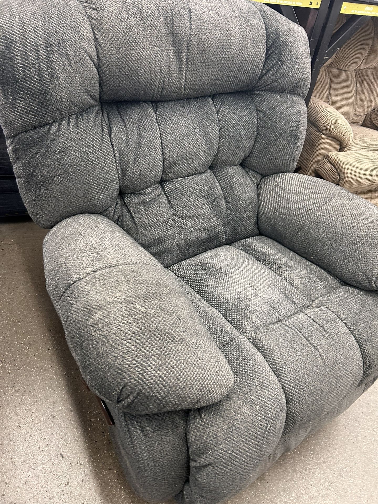 Couch Reclinable. $160