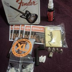 Fender Lunchbox with Guitar Accessories 