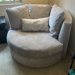 Circular Swivel Chair