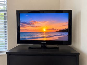 Samsung Flat Screen TV – Works Great – Priced to Sell!