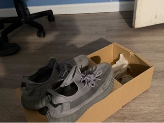 Yeezys Boost 350 V2 Steel Gray