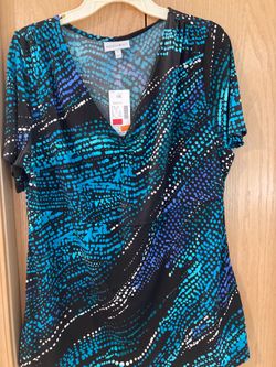 Néw with tags fashion bug wavy with dots short sleeve top size ox