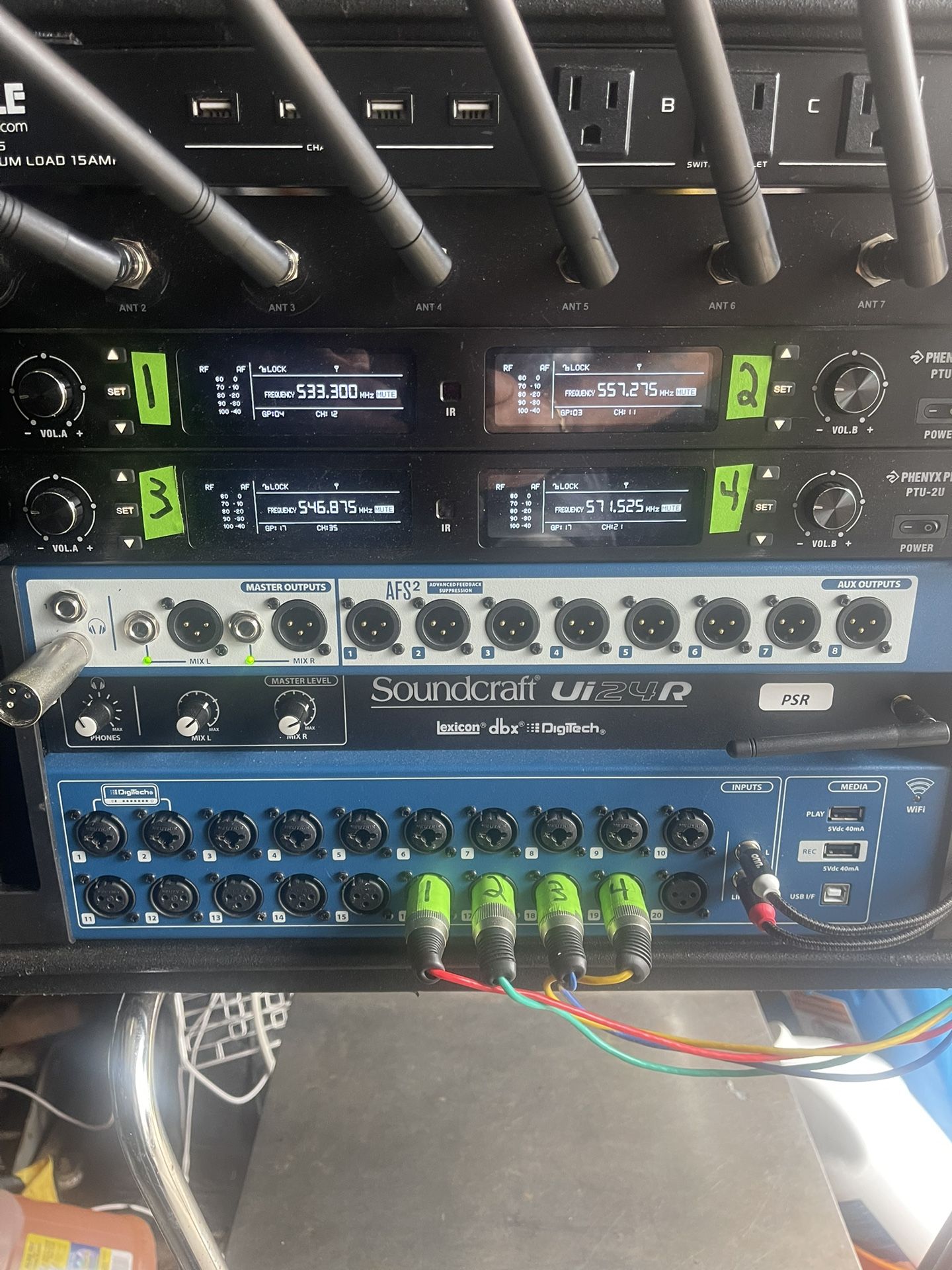 Soundcraft Ui24 R W Case And Power Conditioner
