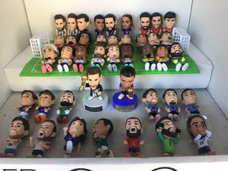 Zuru Ballers FIFA Complete 42 Figure Set + Full Pitch(field) - Prices For Fast Sale