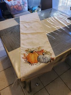 Holidays table runner