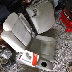 07-14 Tahoe,yukons and Escalades short wheel base middle row seats and brake pads