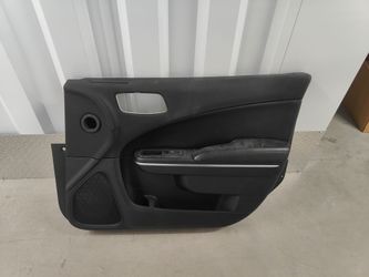 11-14 Dodge Charger Passenger Front Door Card