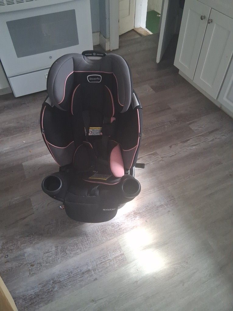 Evenflo Revolve360