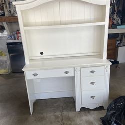 White Desk 