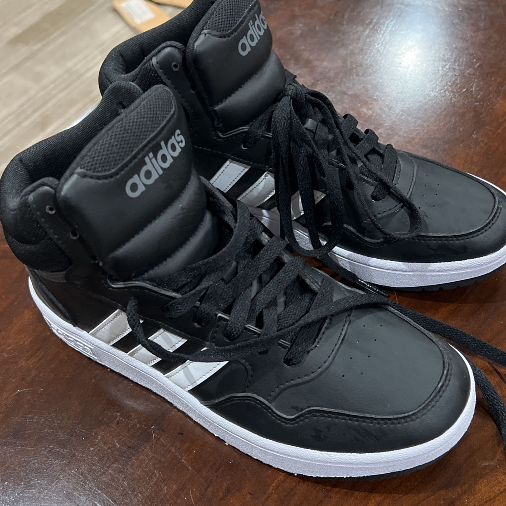 Adidas T-Shoes Size 6