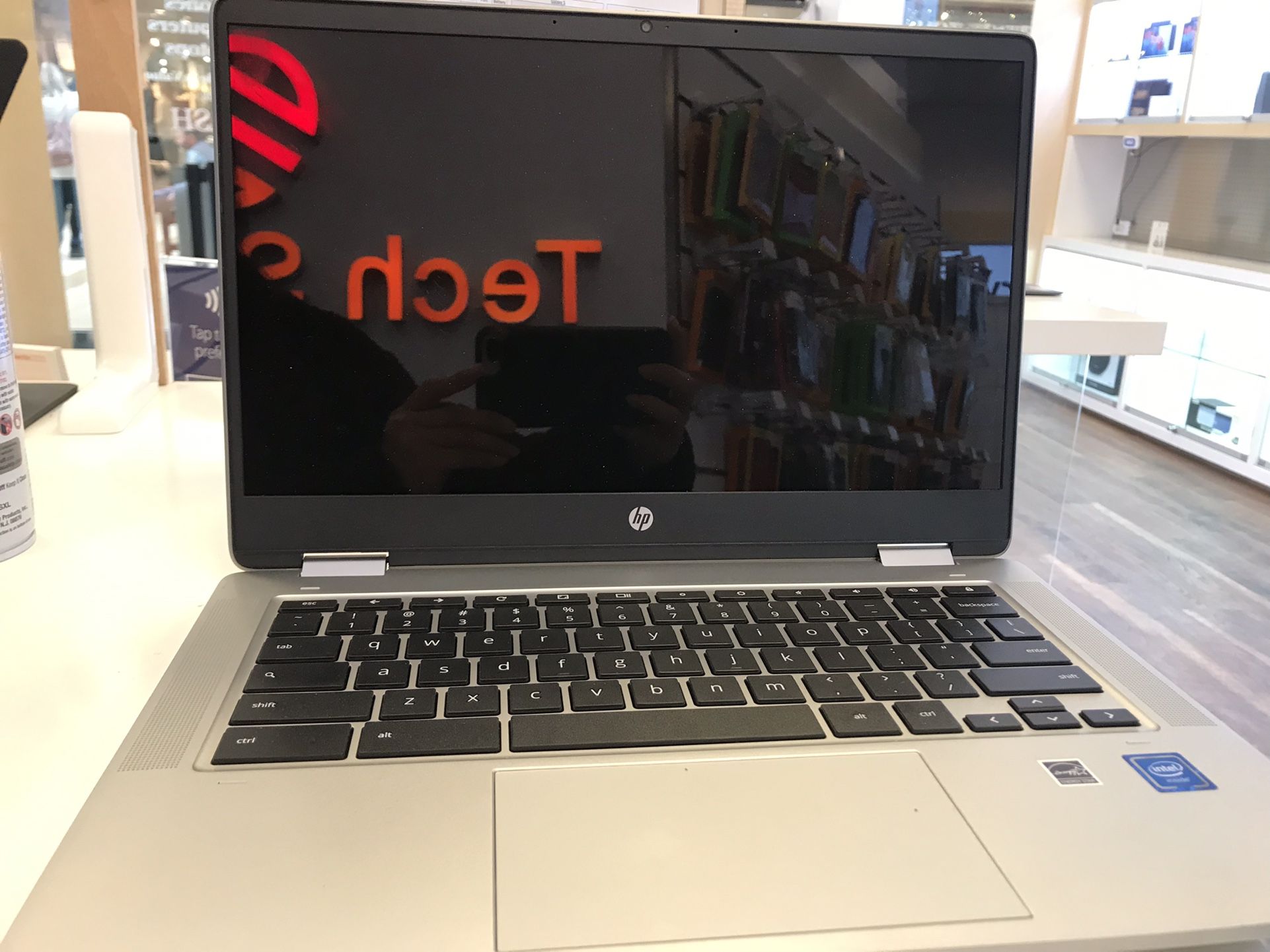 Chromebook x360 14-inch” HD 4GB 64GB eMMC