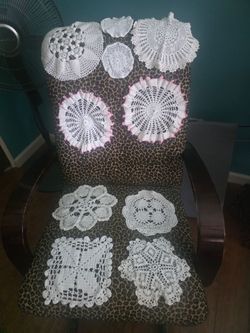 10- Piece Vintage Doilie bundle