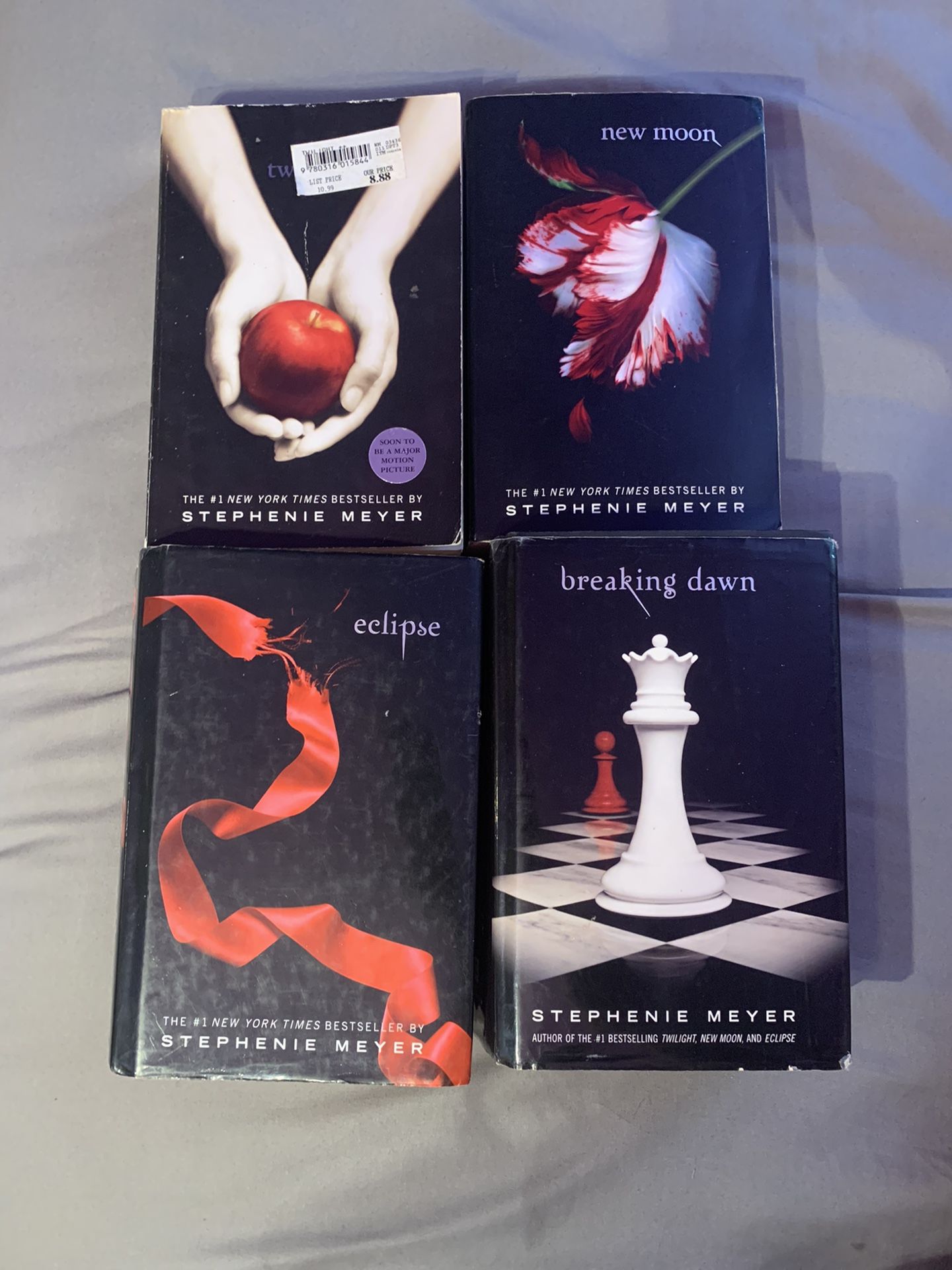 Twilight saga books