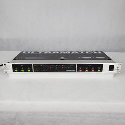 Behringer Ultramatch SRC2000 Sample Rate & Format Converter / Jitter Remover