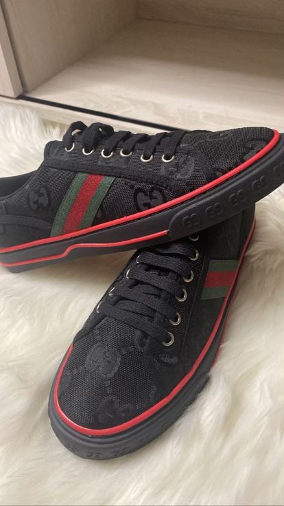 GG Mens Shoes Size 11