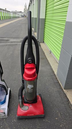 Dirt Devil Featherlite Bagless Upright Vacuum Cleaner