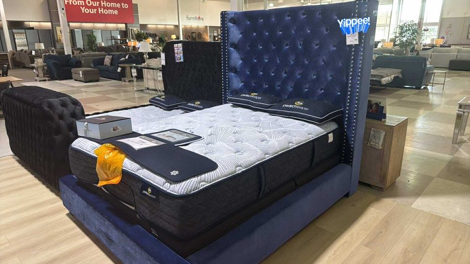 AP🎉 Beautiful! Queen or King Bed // Financing & Delivery Available