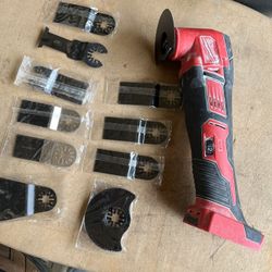Milwaukee Multi Tool With 10 New Blades