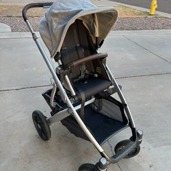 Uppababy VISTA V2 Stroller W/ Bassinet AND 1 Car seat W/ 1 Base