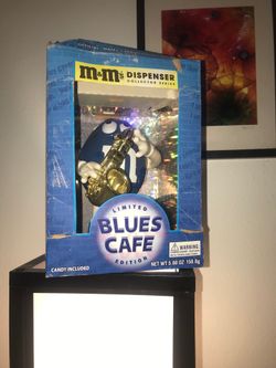 M&m blue saxophone