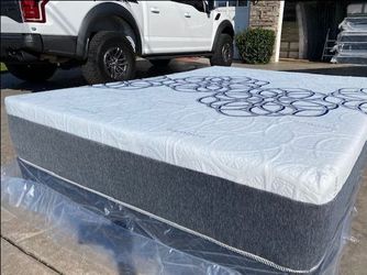 Cal King Bamboo Cool Gel Memory Foam!•••
