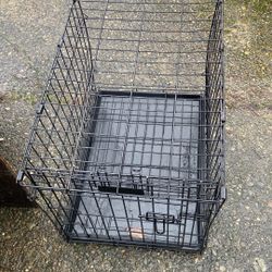 Dog Crate Size 24 L Price 20$. Pick Up. Only. E.  Side.  Tacoma 