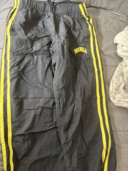 Young LA sweats