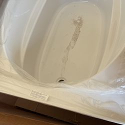 Alcove. Tub. Brand New