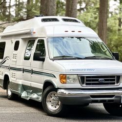 2004 Pleasure-Way Excel TS – Class B Camper Van