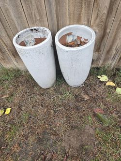 2 Large Pots