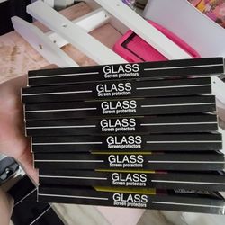 8 IPhone 14 Pro Max Screen Protectors!