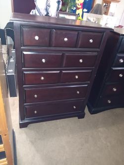 TALL DRESSER 5 DRAWERS