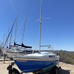 Sailboat 1976 MacGregor V222 W Trailer And Engine 