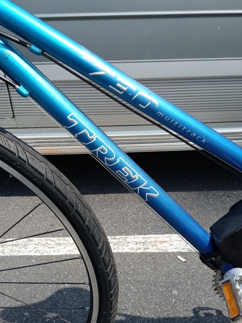 TREK 730 Multitrack 21-speed Nice Bike Very Nice Bike For Female