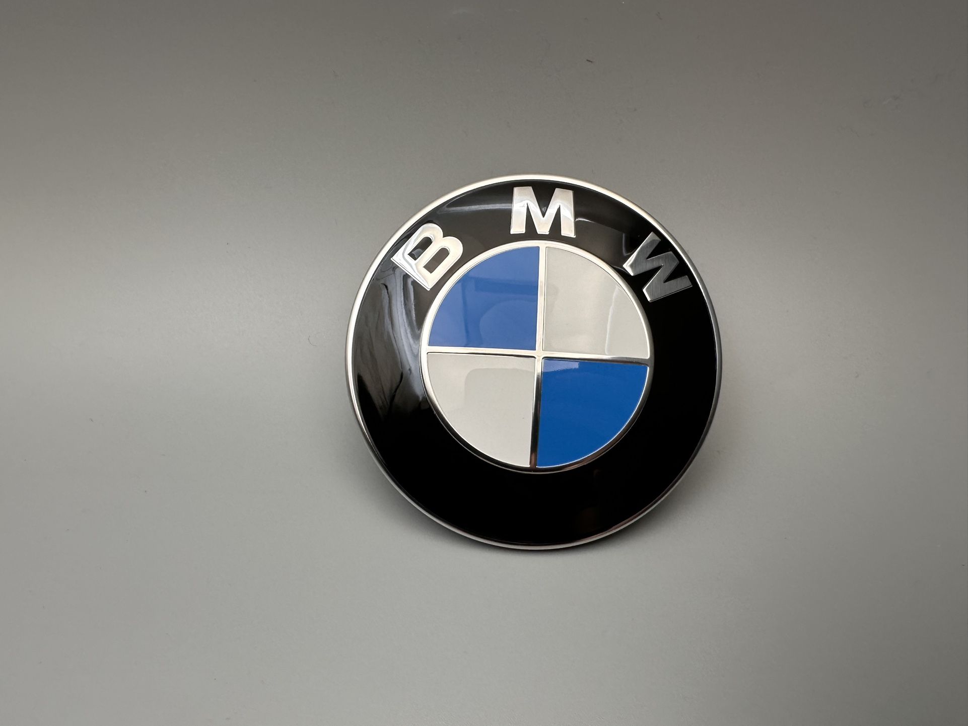 Genuine BMW Roundel Emblem (95mm) - BMW (51-14-7-498-981) for X7, 740i