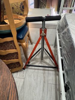 Tripod Roller Stand
