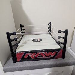 Mattel WWE RAW Superstar Ring toy