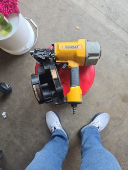 Dewal Nail Gun