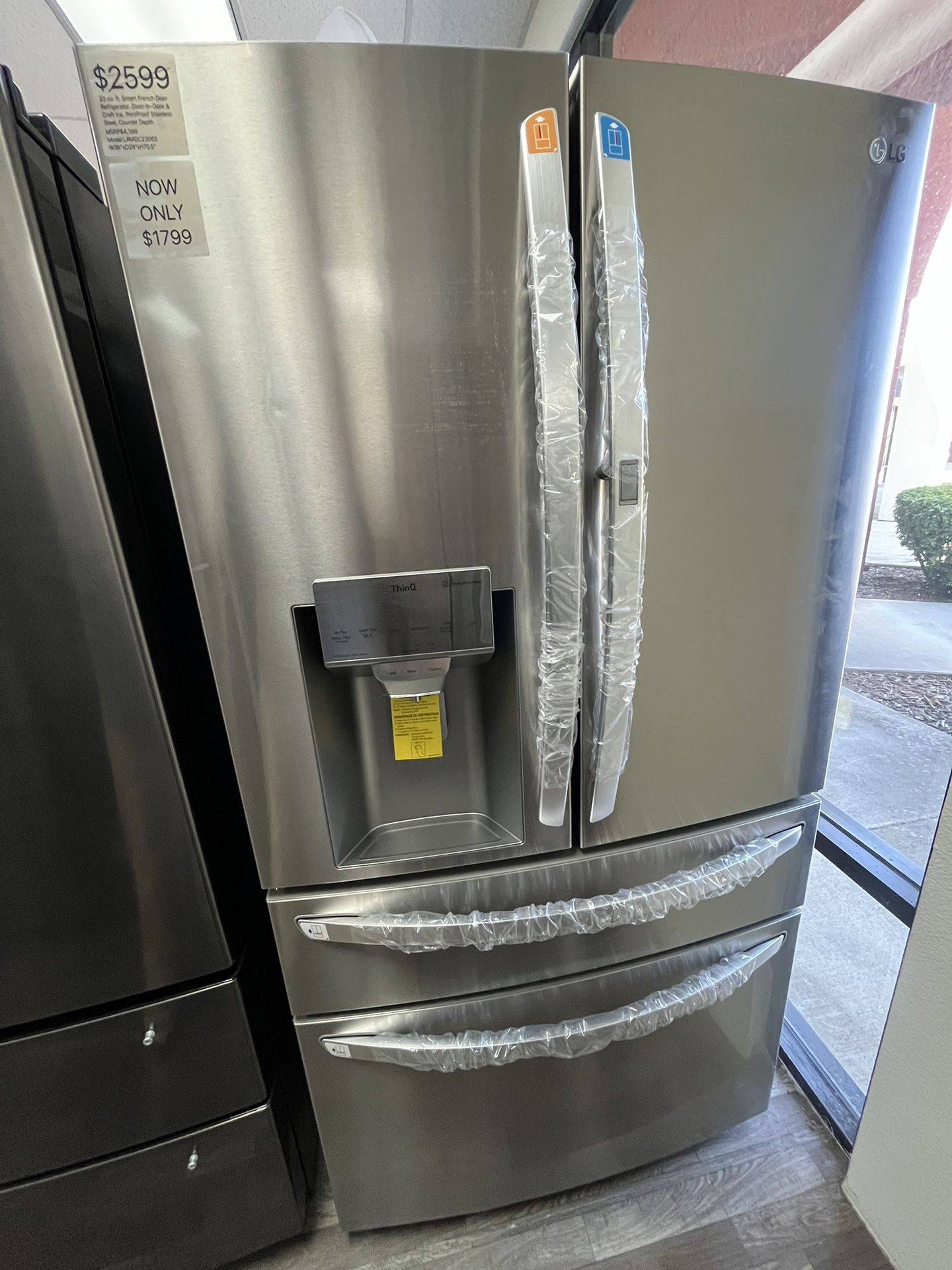NOW ONLY $1799!!! LG 23 Cu Ft Smart French Door Refrigerator, Door in Door & Craft Ice 