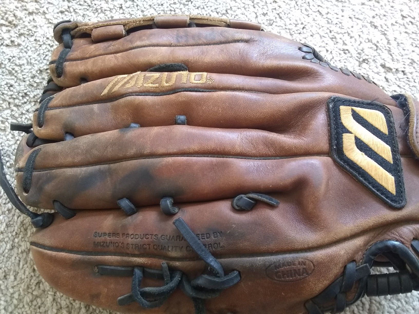 Mizuno Victory mvs 1250 -12.5" leather glove