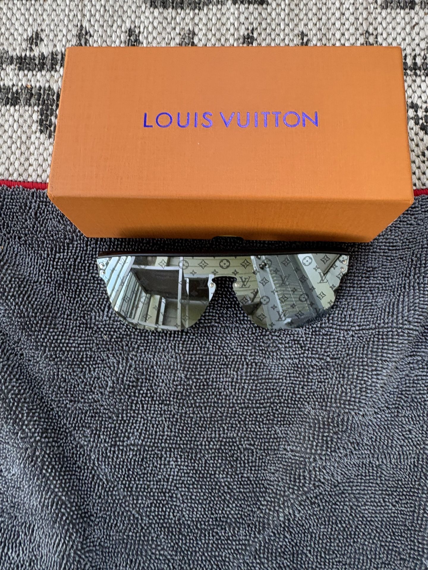 LOUIS VUITTON MEN AND WOMEN SUNGLASSES