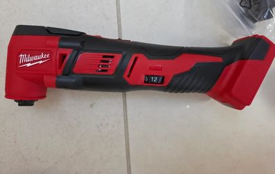 Milwaukee M18 Oscillating Multi-Tool 2626-20