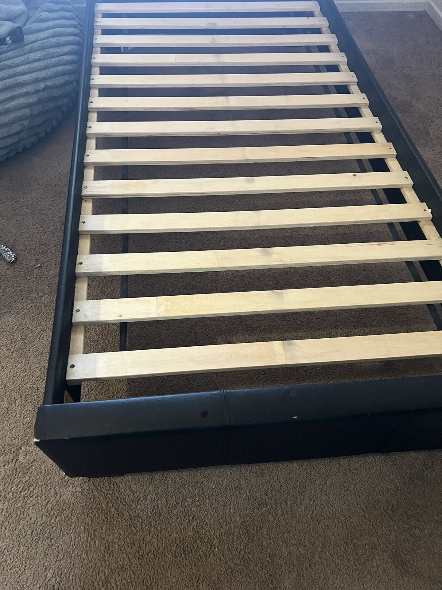 Bed Frame Twin With Matres New