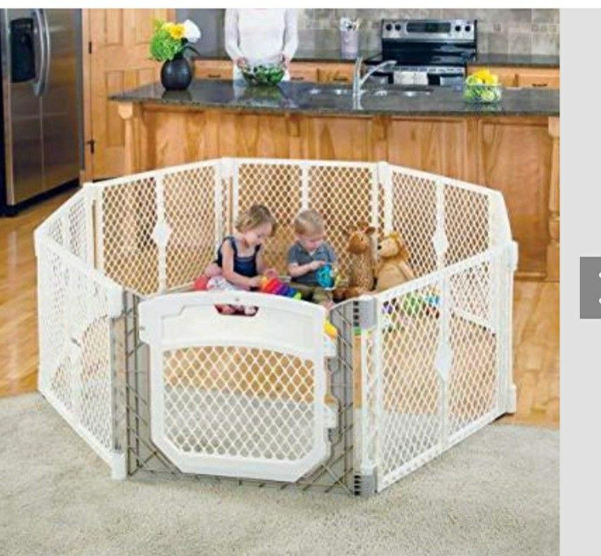 Toddleroo By North States 8 Panel Siper Yard With Gate