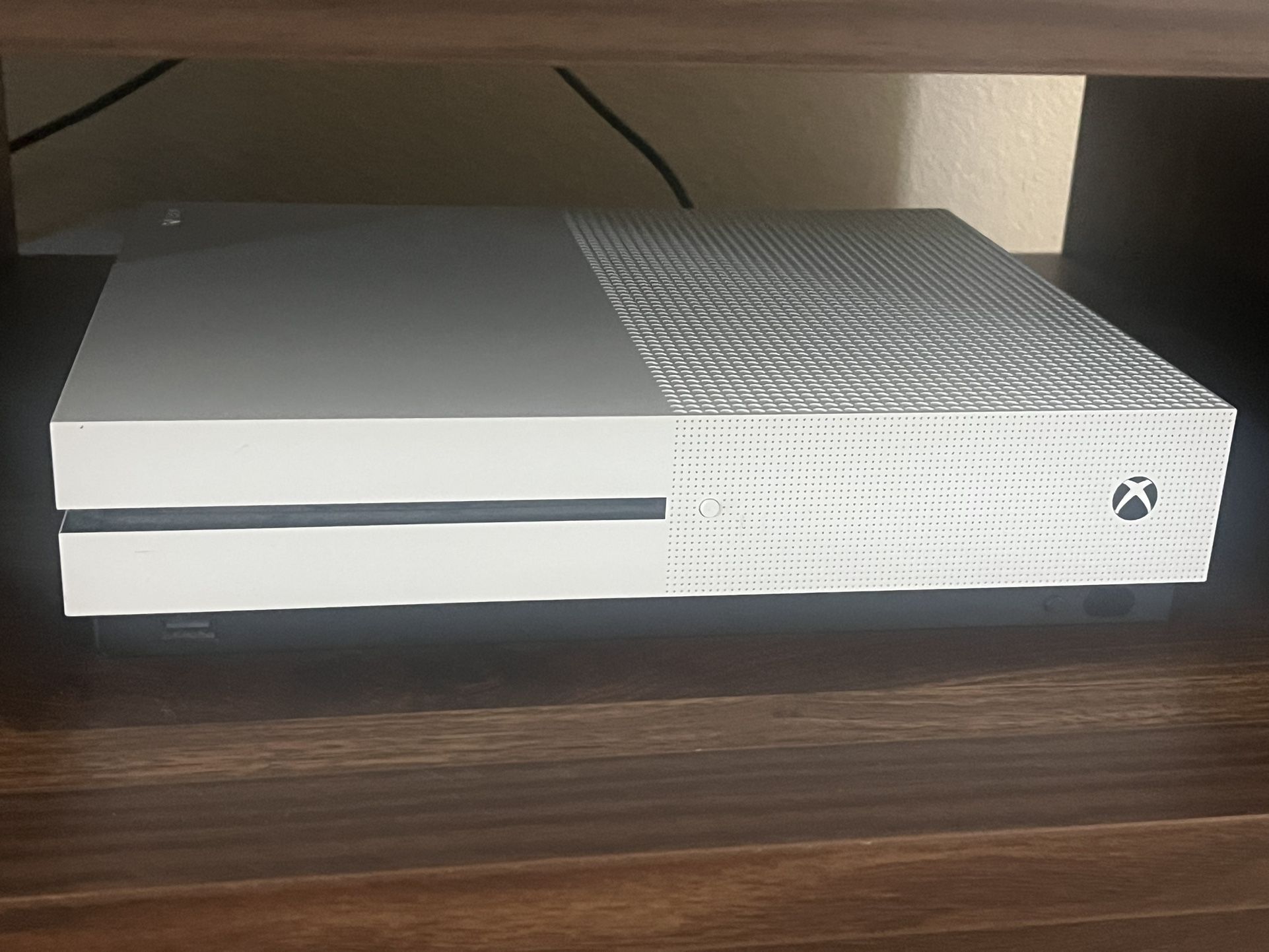 Xbox One S with 2 Controllers